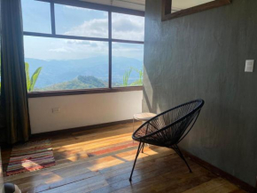 Estudio en la montaña con vista al océano III